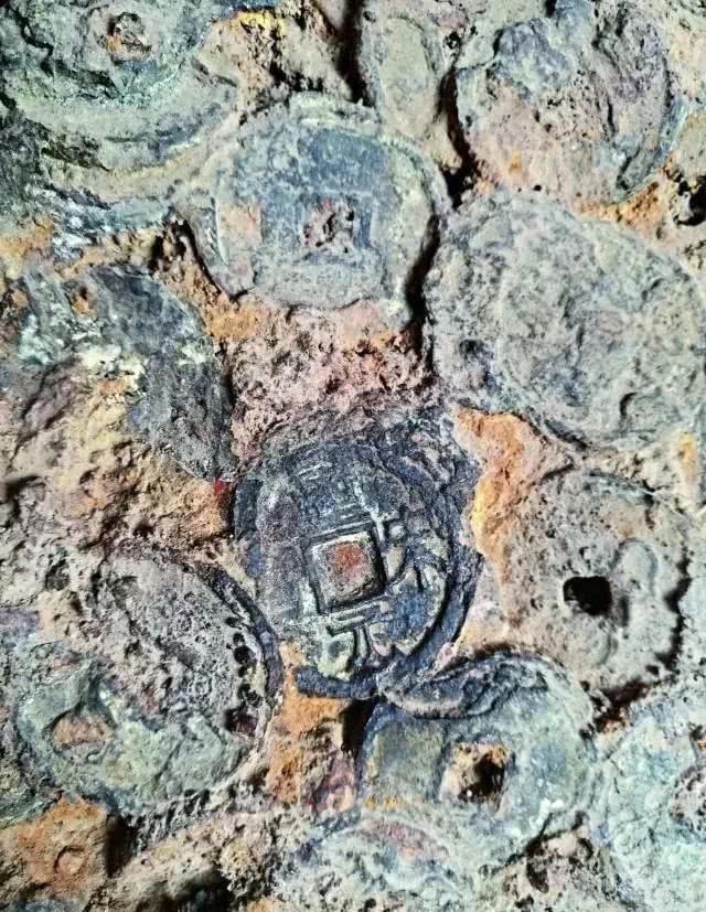 古城|千年古城的历史,由这些铁钱见证