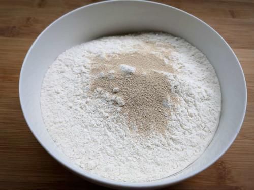 馒头不用蒸，不放一滴水，松软香甜，比面包好吃，老人孩子都喜欢