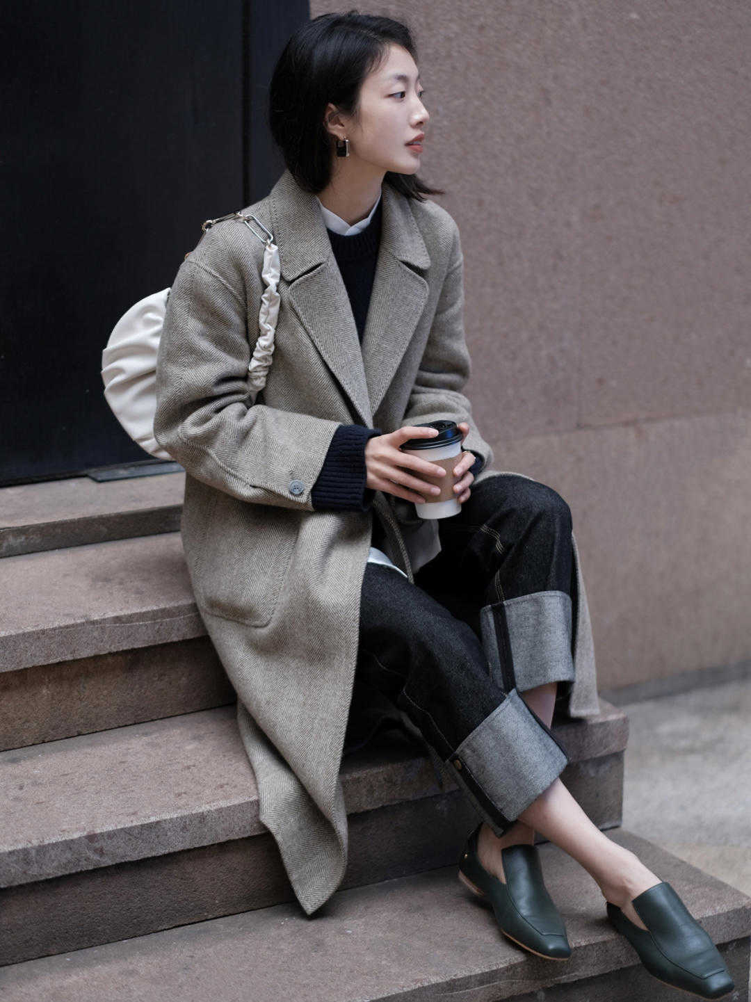 棉服 怪不得这么多人喜欢穿直筒牛仔裤,论保暖百搭,没有长裤能超过它