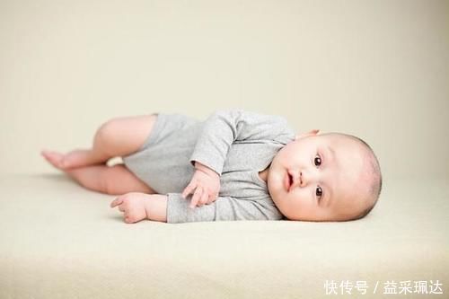 小宝宝|宝宝什么性格，看睡姿就知道了？专家：这种睡姿的孩子更活泼
