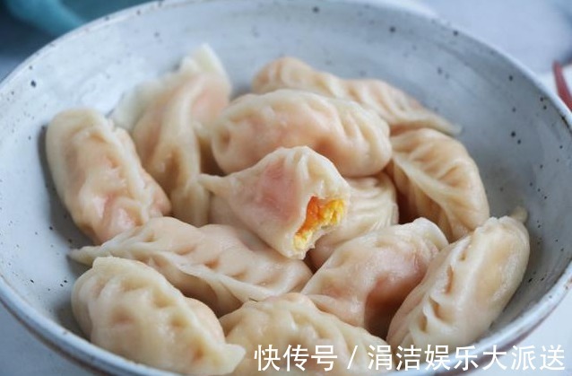 鸡蛋|西红柿别再拿来炒鸡蛋了,换个做法,老人孩子都爱吃,鲜嫩多汁