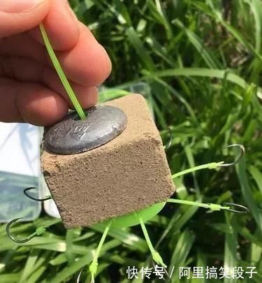 翻板|海竿钓鱼,用翻板方块料好还是用爆炸钩好,有什么优缺点?