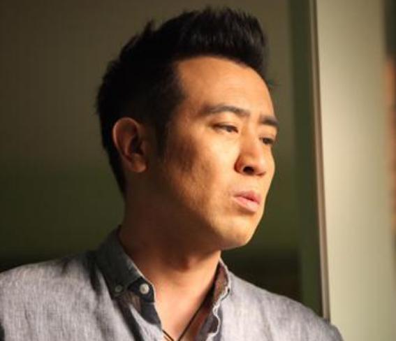 于和伟:妻子供他读书,成名后给8个哥姐买房,活成人生赢家