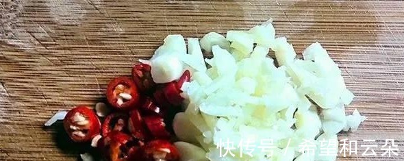 性价比|秋季性价比最高的菜,1元1大把保护视力还养人,简单一炒就美味!