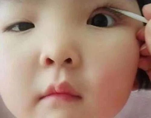 宝妈|孩子不是双眼皮,家长亲自给整成双眼皮,网友:无知