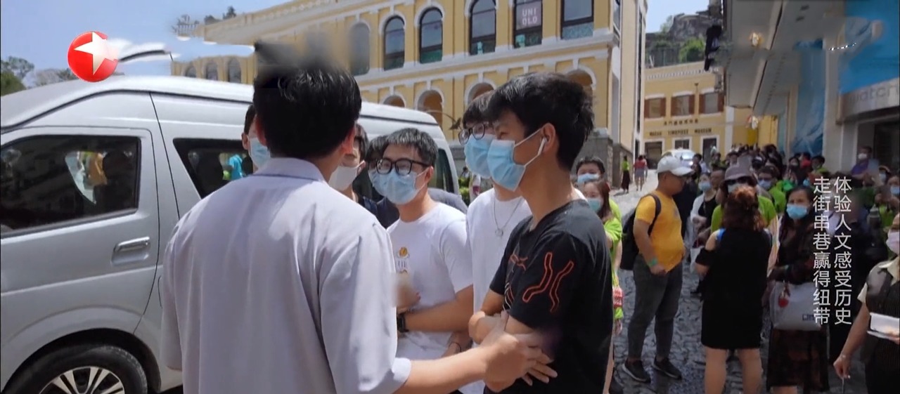 極挑|《極挑》岳云鵬賈乃亮高空漫步引爭(zhēng)議,兩極分化背后是節(jié)目的無(wú)奈!