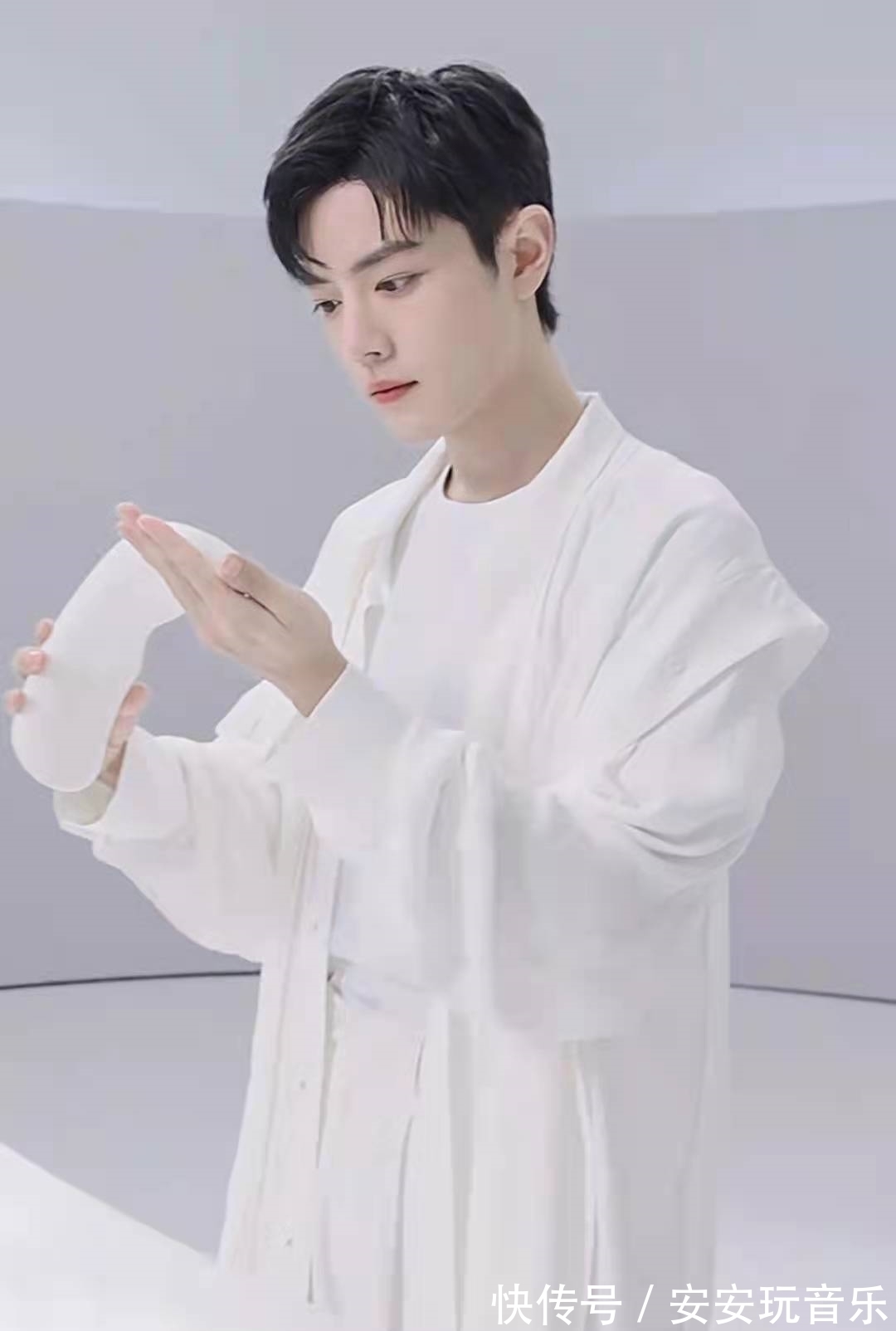 |肖战黑粉团建太搞笑,集体表白赞赞只为开骂,粉丝在线看笑话