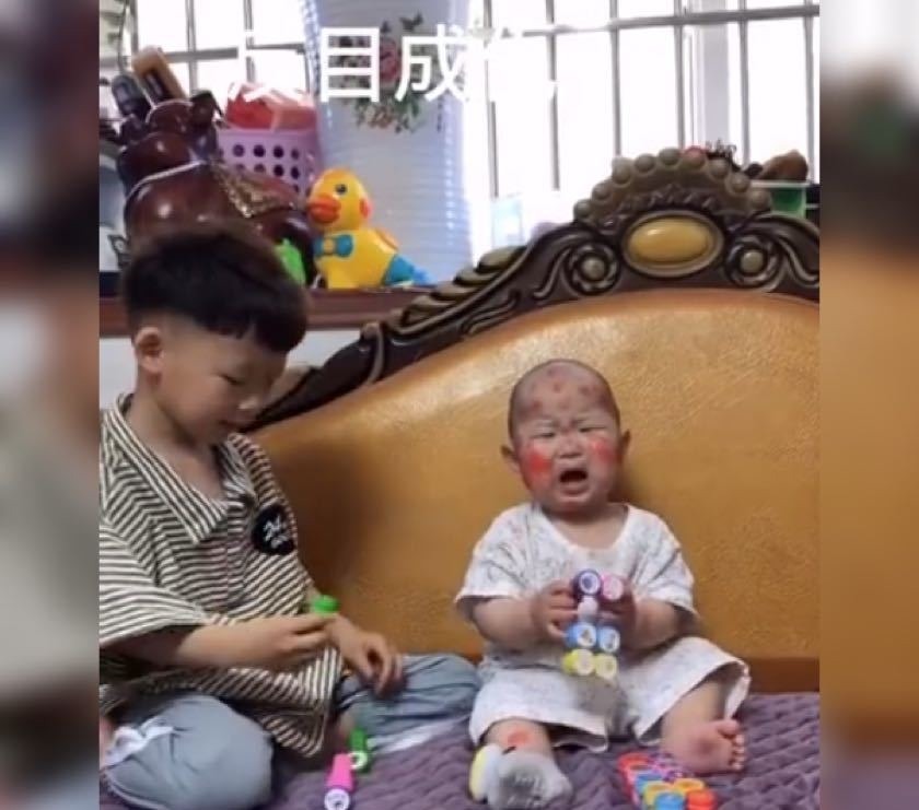 关注度|妈妈生二胎,本以为哥俩会情同手足,谁曾想只是给哥哥生了个玩具