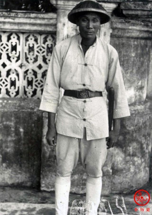 令人|晚清老照片：沈阳城内这一幕令人愤怒，年轻夫妻亲密合影