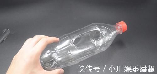塑料瓶|鸡蛋怎么放进塑料瓶?试试这一招,解决了很多家庭的烦恼,都看看吧