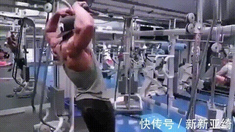 弹力带|完美三角肌如何训练这几个动作,轻松练出完美三角肌