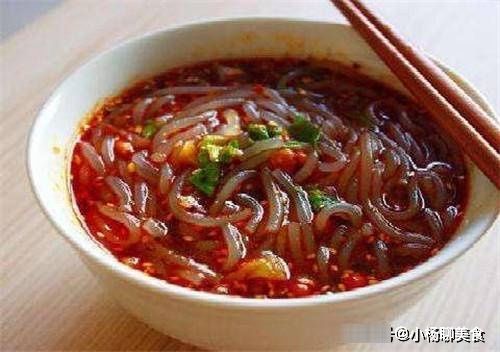 想吃酸辣粉不用买，在家5块钱做2碗，酸辣解馋，还干净卫生！