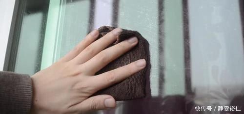 年前大扫除,玻璃太脏别用水擦了,只需喷一点它,干净透亮无水印