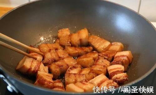 收汁|炖红烧肉,有人用白酒,有人加啤酒?都不对!教你正确做法,香
