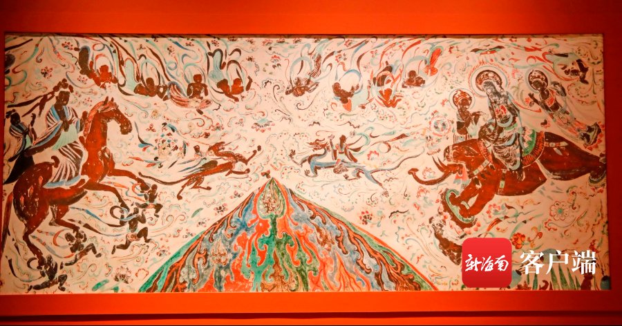  汪承贤摄|12月10日，到海南省博物馆看“觉色敦煌——敦煌石窟艺术展”