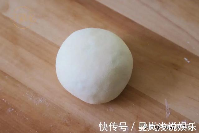 面团|不加黄油的双重奶酪包，从揉面的那一刻起就奶香四溢了