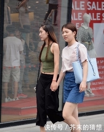 搭配|街拍:你和闺蜜逛街,一定要搭配一下,这不是有心机