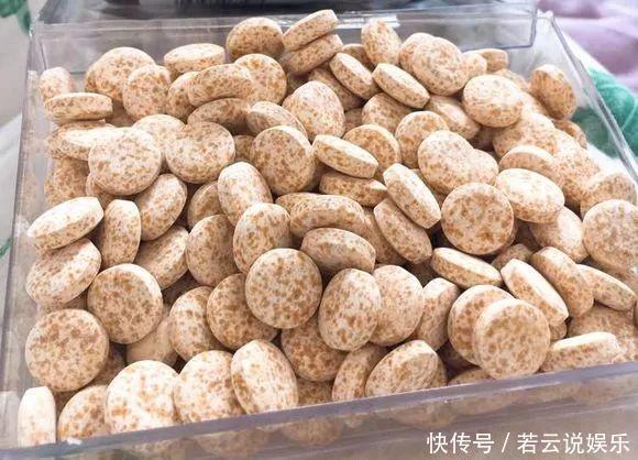 此“药片”谁家都有,秋天养花来1片,吊兰、绿萝“疯长”