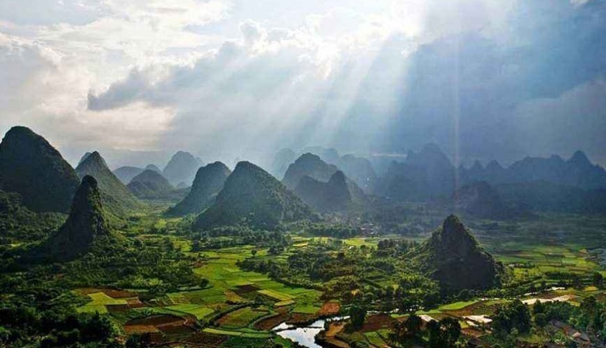 苏轼|苏轼在野外睡了一夜,醒来时在桥柱上写下这首词,成一首千古名作