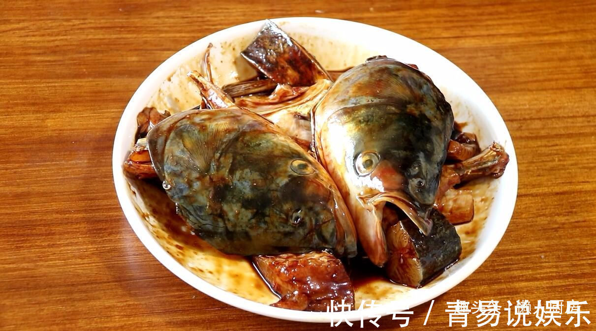 教你做砂锅焗鱼头，全过程不加水，鱼肉鲜嫩入味，做法简单易学