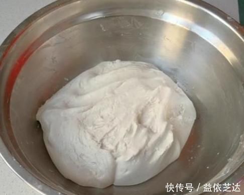 豆沙|把糯米粉开水一烫，不发面不饧面，个个空心不开裂，比油条更好吃