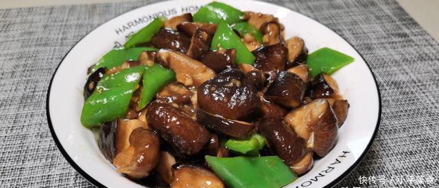 炒香菇时，不要直接就下锅，记住这一点，不放一点肉，味道比肉香