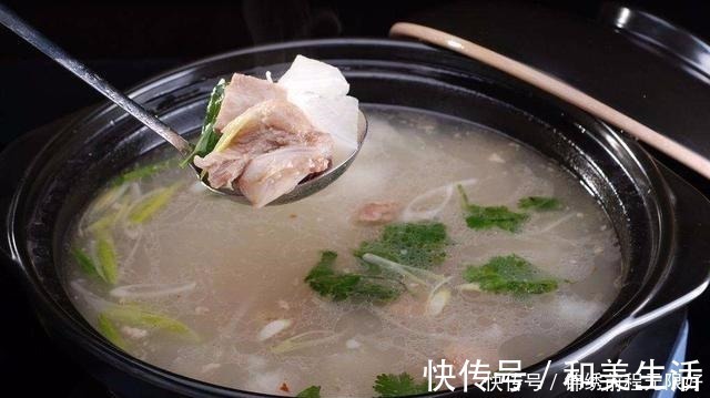 炖羊肉时,千万不能放这料,否则羊肉又柴又膻,一锅汤就毁了