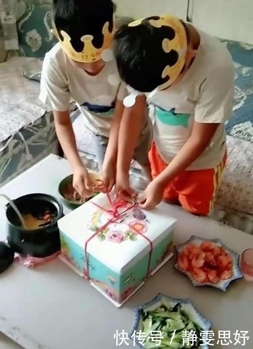 生日当天|双胞胎儿子过生日，妈妈用面包冒充蛋糕，网友等你老了画饼给你吃