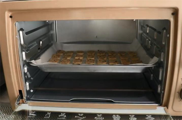 孩子想吃饼干不用去外面买,教你在家就能做,香甜酥脆,太好吃了