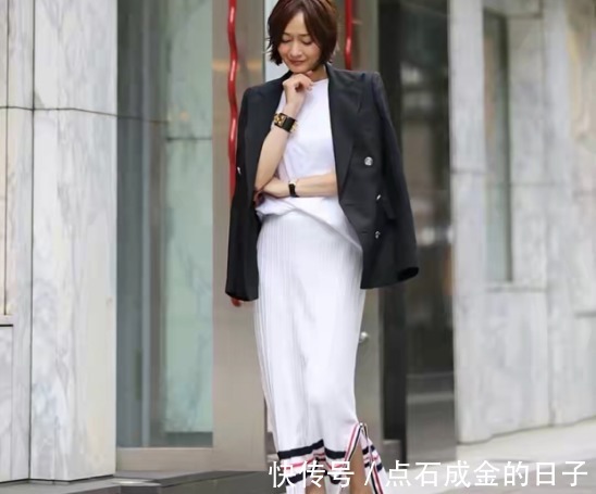 中年女人 中年女人不会穿学富冈佳子就对了,优雅气质典范!