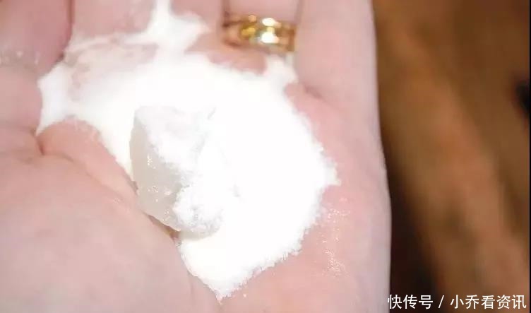 冬天手、耳朵、脚、腿又干又粗糙只需3步，让你皮肤又白又嫩