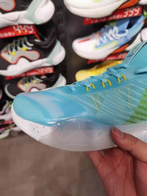 安踏KT6低帮版本线下售卖，颜值你爱了吗？