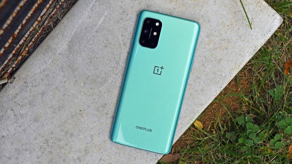 采用|OnePlus 8T采用120HZ刷新率，加入65W超级快充