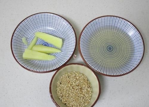 洋葱与这菜绝配,焖一焖就好,不仅能清除体内垃圾,还好吃不长肉