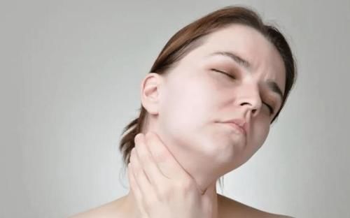 甲状腺肿|甲状腺专家分享：人患上甲亢，身体会有5个“变化”，要仔细观察