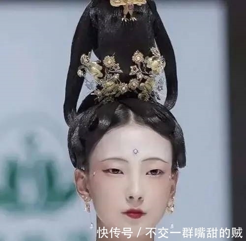 轮廓|判断你是什么脸型?看这4点就清楚了,其中方脸最受争议