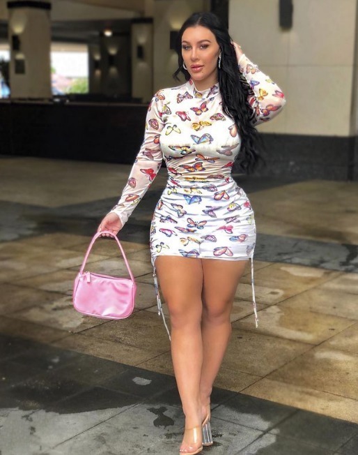 模特|她是132斤的大码模特,妖艳身材,让无数男人拜倒在她的包臀裙下