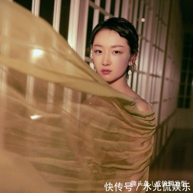 明星|做发型除了看脸更要看这点,不压身高还显苗条,难怪明星身材都好