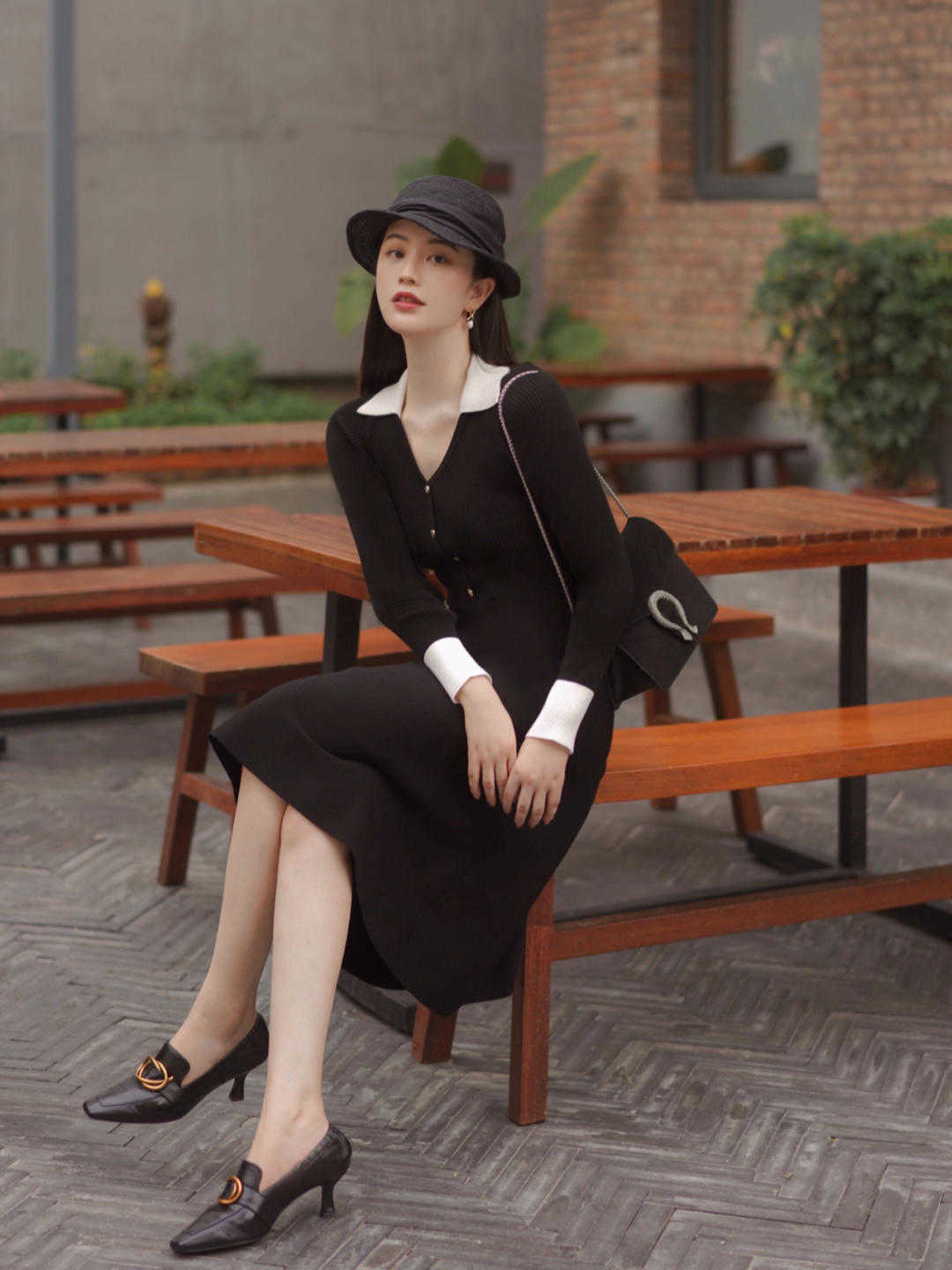 衣领|初春穿搭别错过黑白配,跟着博主这样穿,真的美极了