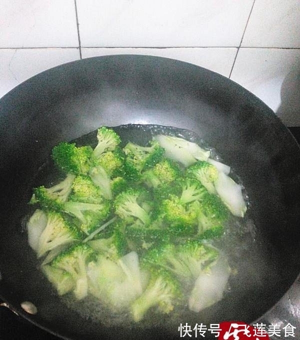 孩子最喜欢吃的菜，每次都能吃两碗饭，常吃还能保护视力！