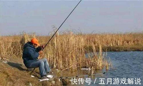 冬季野钓,你得会钓草,这三个有草的位置,草底下都是鱼