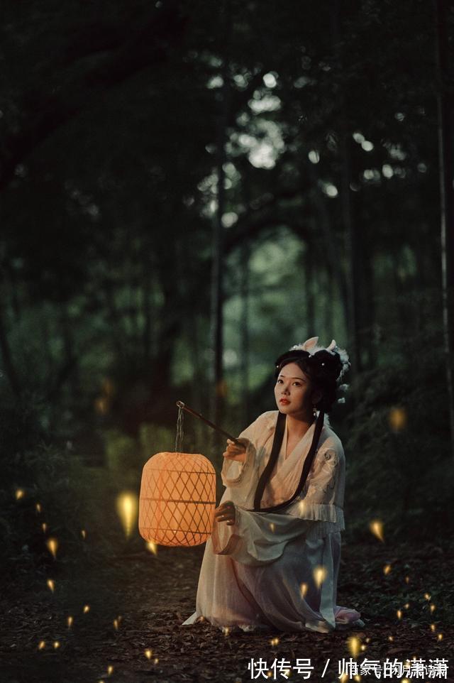 梦醒@七绝·十三首丨花前月下无人语,月下花前淡淡浓