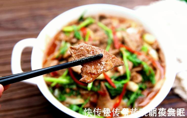 炒猪肝有技巧,不要焯水!炒前多做两步,猪肝嫩滑不腥,好吃