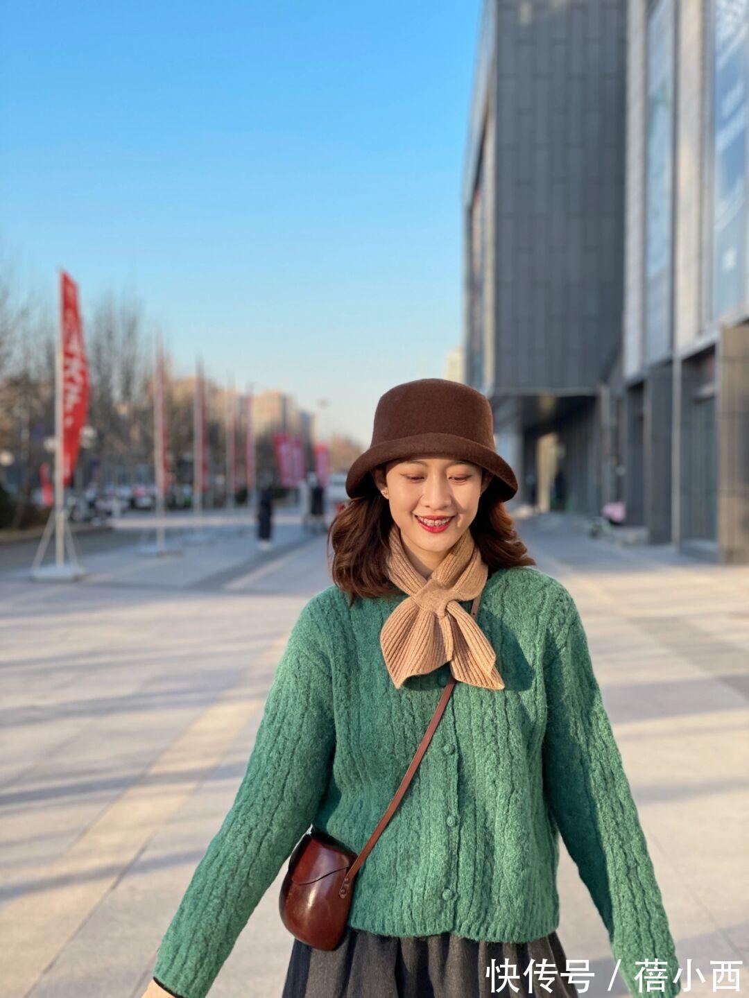 搭配 优雅又时髦的女人,衣橱里一定有“开衫”,搭配半身裙裤子很高级