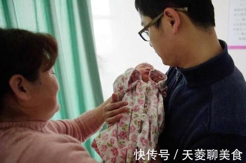 抱抱|小孩聪明是因为抱得好吗?抱孩子这件事关系孩子一生,马虎不得