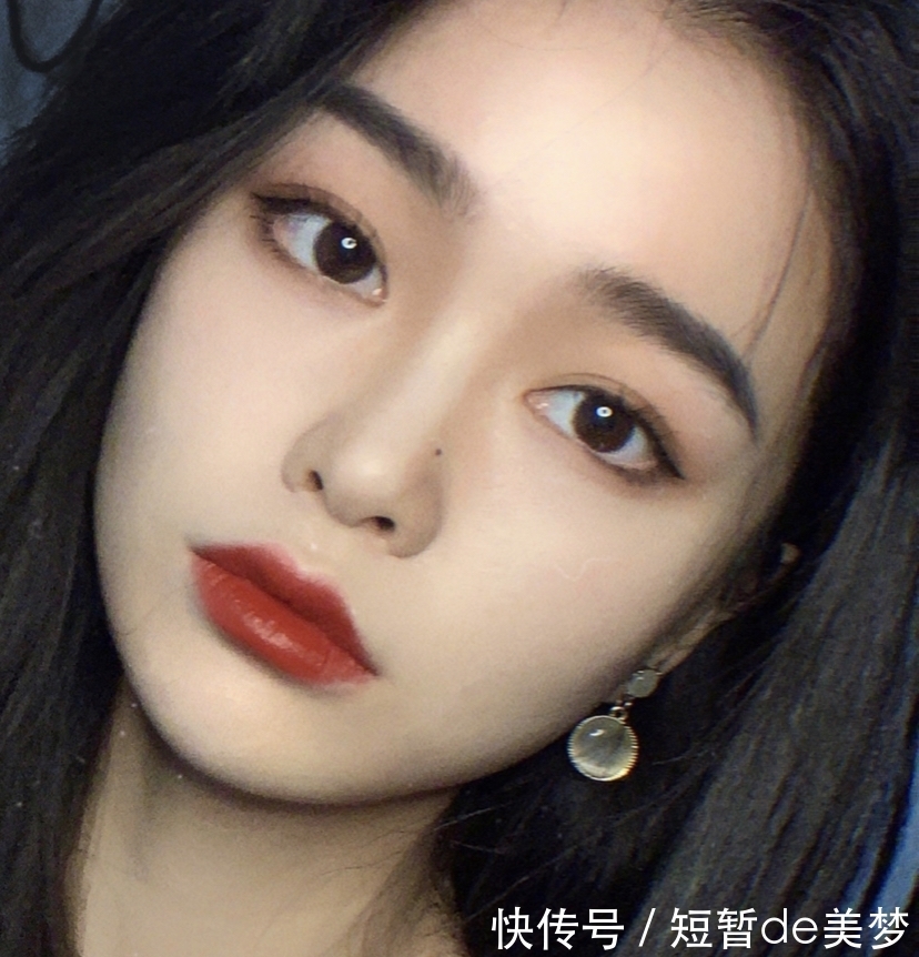 品牌 “国货之光”花西子散粉遭吐槽,这几支口红却意外受到好评