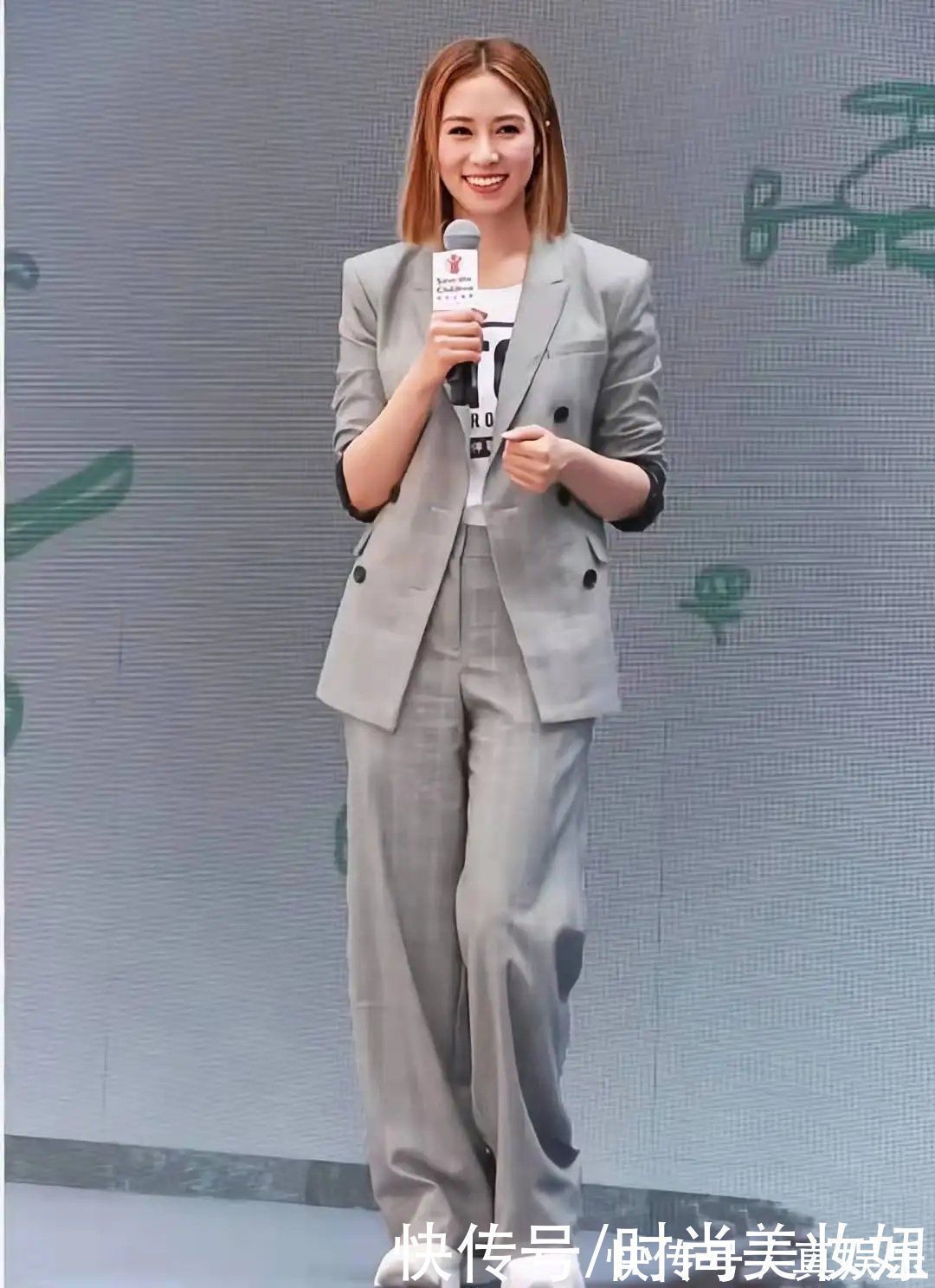 蕾丝|动漫:朱竹清与戴沐白两个人欺负三哥一个,可惜还是被虐