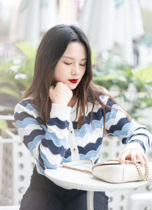 毛衣 + 阔腿裤，冬天这样穿才洋气