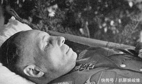 希特勒|隆美尔元帅葬礼：被希特勒逼迫服毒自杀，享受国葬，墓地寒酸简陋