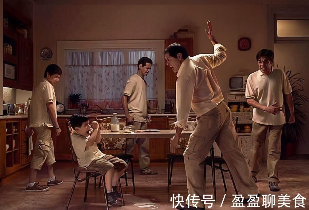 侮辱|11岁男孩被父母当众“脱光”:如果爱孩子,就请别当众侮辱他